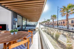 ViVi Homes - Toro Pool, Sauna, Gym & Beach