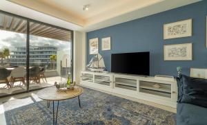 ViVi Homes - Sunset Pool, Sauna, Gym & Beach