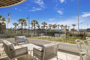 ViVi Homes - Sunrise Pool, Sauna, Gym, Terrace & Sea View