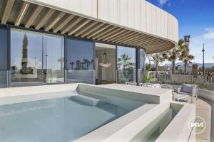 ViVi Homes - Sunrise Pool, Sauna, Gym, Terrace & Sea View