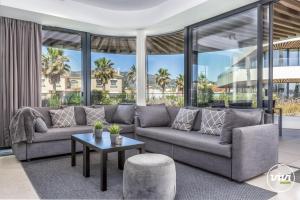 ViVi Homes - Choco Pool, Gym, Terrace & Beach