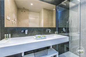 ViVi Homes - Sana Pool, Sauna, Gym & Beach