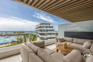 ViVi Homes - Alma Pool, Gym, Sauna, Terrace & Sea View