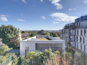 Appartements Magnifique T2 avec balcon au pied du RER a 10 min du centre de Paris : photos des chambres