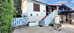 Maison paisible à Veyras avec piscine privée et vue montagne - Pranles