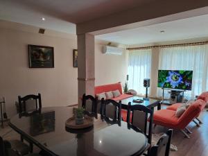 Луксозна къща Лешниците с.Младежко