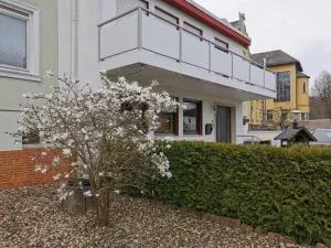 Haus mit Garten mitten im Kurpark, 140 qm, die ganze Unterkunft gehört Ihnen - Angersbach