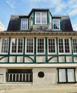 Le Hublot - لي توكيوت باريس بلاج