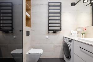 Lema 19 Uniqe Apartment in Krakow with Garden Air Conditioning Parking near Tauron Arena by Renters Prestige