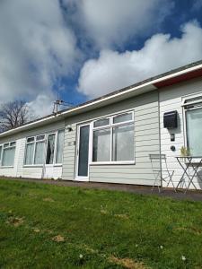 Sandy Toes 435 Norton Park Dartmouth