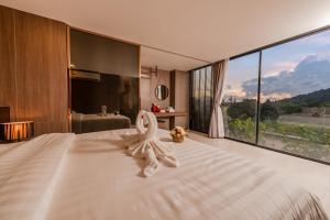 Duplex Pool Access 2brs Patong