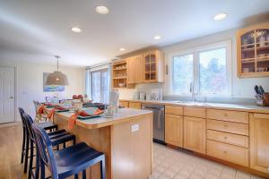 0 4 Miles to Grey Neck Beach Dog Friendly