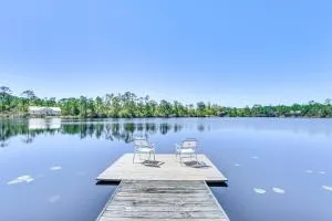 Lovely Carrabelle Home with Lake Views and Pool Access - Carrabelle
