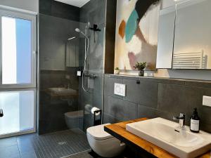 LITELIVING Cozy Suite - Sauna - Balkon - Parken - BBQ - Modern & Gemütlich