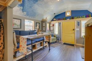 Blue Dream Cabin in Rising Fawn with Fire Pit!