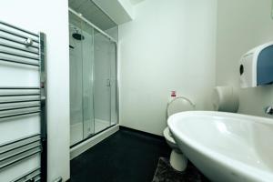 CHEERZ Apartments