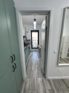 Best Value Studio, Panoramic View