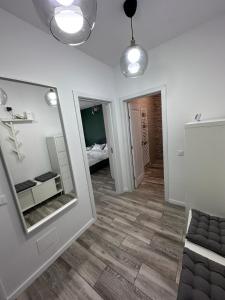 Best Value Studio, Panoramic View