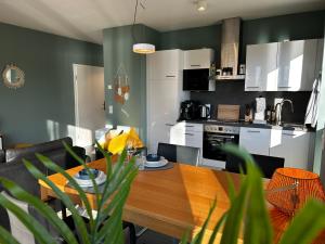 LITELIVING Cozy Suite - Sauna - Balkon - Parken - BBQ - Modern & Gemütlich