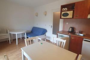 Appartements Studio dans une residence avec piscine - 8599 : photos des chambres