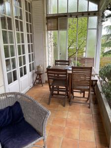 Sejours chez l'habitant Atelier chez Marie : Chambre Lit Queen-Size - Vue sur Jardin