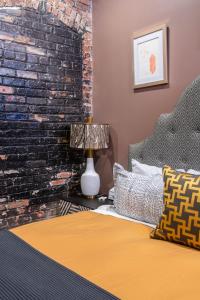 80 LEX 201 Exquisite Downtown Apt