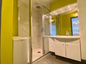 Appartements Appartement face port pour 4 personnes : photos des chambres