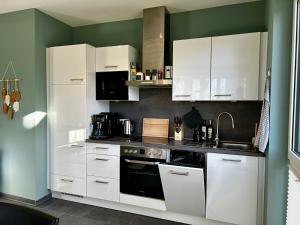 LITELIVING Cozy Suite - Sauna - Balkon - Parken - BBQ - Modern & Gemütlich