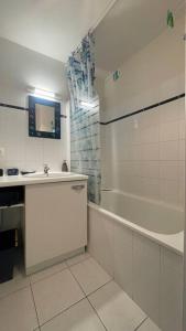 Appartements Appartement Anais au calme a quelques pas de la mer avec wifi : photos des chambres