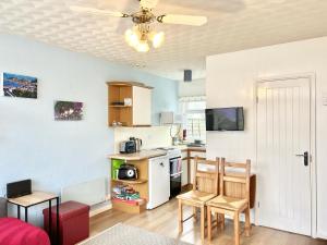 Seaside Chalet near Bracelet Bay Pass The Keys