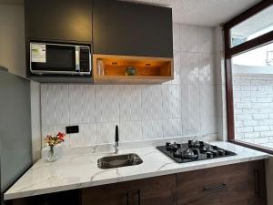 Mamitas House! Mini Suit Privada Junto al Metro de Quito