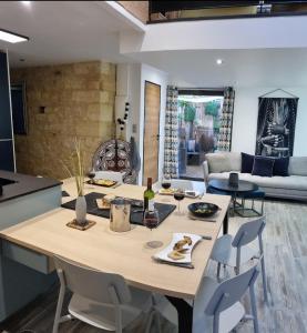 Appartements Appartement avec Terrasse & Parking Sarlat centre : photos des chambres