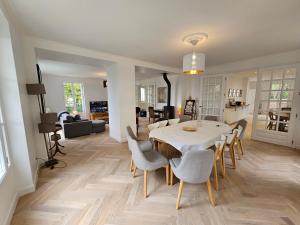 Sejours chez l'habitant La maison elegante, chambre proche gare et centre de Brunoy : photos des chambres