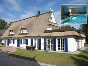 Luxuriöse klimaneutrale Strandvilla mit Indoorpool - Barendorf