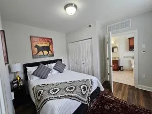 One Bedroom Partment at the Inman - 202 - Savoy