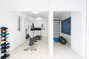 Apto em Barra Velha 340m da PRAIA com SACADA com CHURRASQUEIRA, AR CONDICIONADO WI-FI, PISCINA, PORTARIA 24h, ACADEMIA MINI MERCADO e vaga de GARAGEM