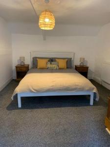 Bryndegwel in Saint Dogmaels, cardigan- river views, Free parking