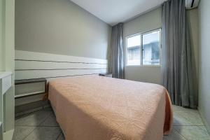 093 - Apartamento com 03 quartos em Canto Grande!