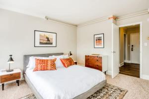 CozySuites 800 Tower 1BR with gym! 11