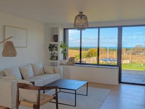 Villa vue Mer -5 mn des plages - grand jardin-cuisine dété- 4 chambres