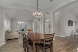 Frisco Spacious & Cozy Bling Home by Aya