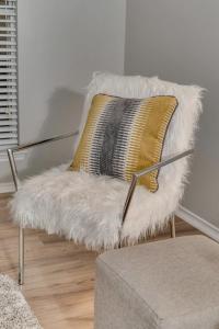 Frisco Spacious & Cozy Bling Home by Aya