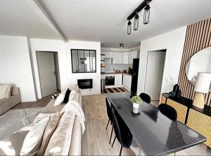 Grand F2 dernier etage belle vue