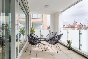 Happy Living - Apartment am Bodensee mit Billard & Balkon by living TIMELESS