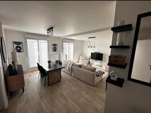 Grand F2 dernier etage belle vue