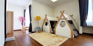 Juns Villa Tangerang 4BR Luxury Aesthetic & Homey