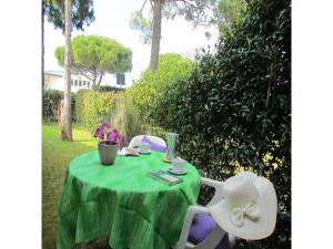 Villa with private garden and beach place