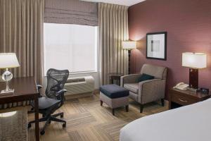 King Room room in Hilton Garden Inn Jonesboro