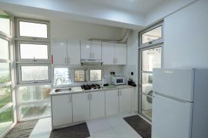 Seaview Apartment by Lin Residences