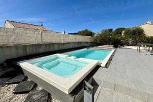 Maisons de vacances Family cottage with private pool : photos des chambres